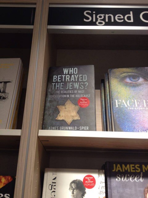 foyles books display